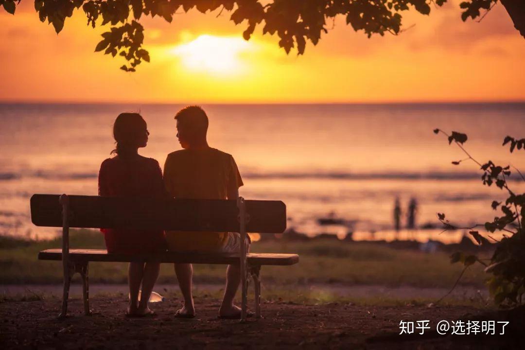 苹果(AAPL.US)强劲财报带动股价上涨，但AI投资及关税问题成华尔街争论焦点